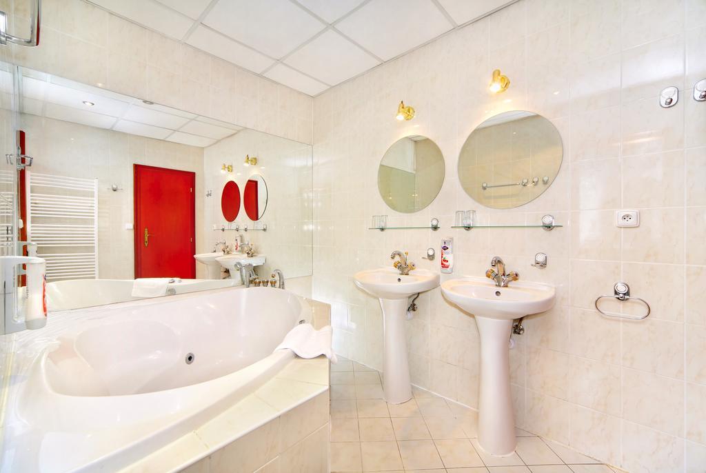 Palace Club Špindlerŭv Mlýn Zimmer foto