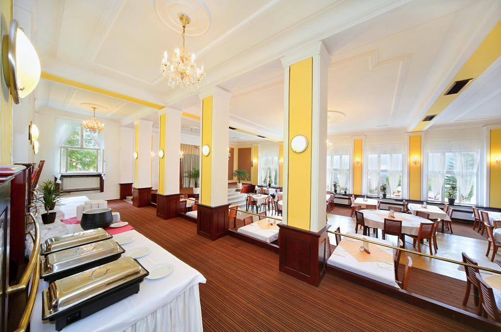 Palace Club Špindlerŭv Mlýn Exterior foto